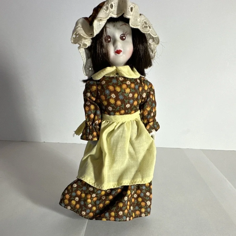 Vintage - Cloth Girl Doll 9 in Floral Dress Yellow Apron Lace Bonnet